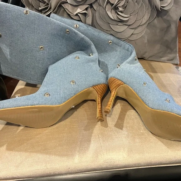 Boots - Picture 2 of 8